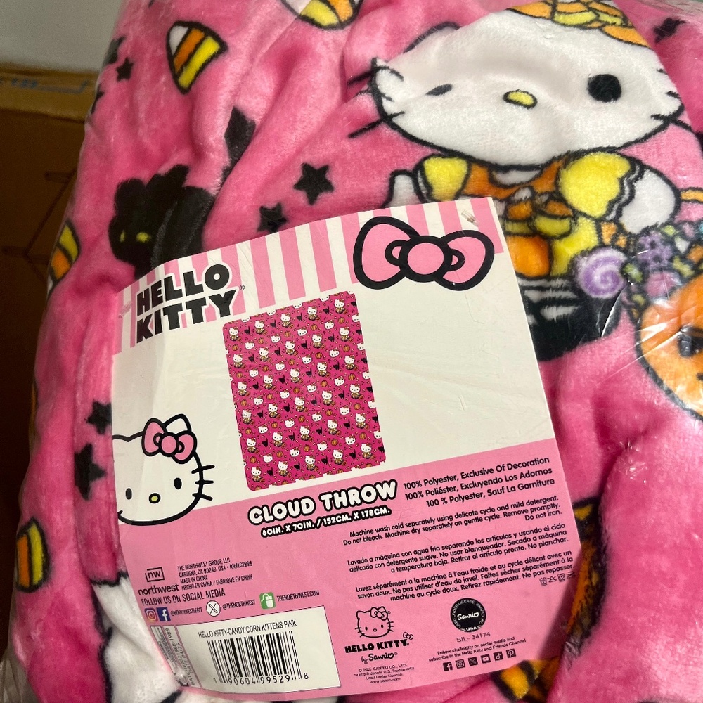 Sanrio Hello Kitty Halloween Throw Blanket - 60” x 70”
